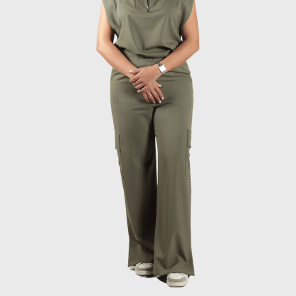 Women's Cargo Scrub Pants with Stylish Tailoring Details™
