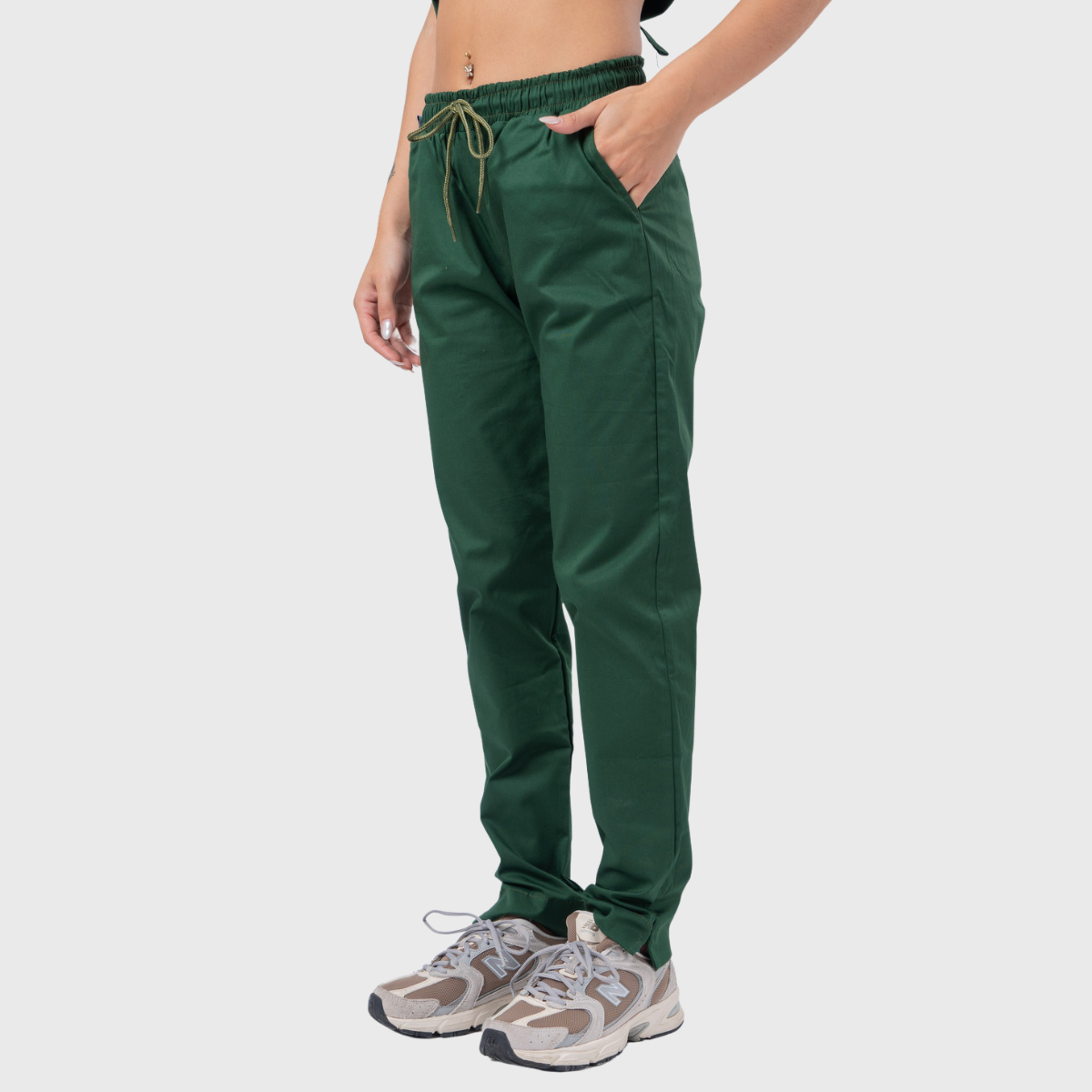 Women's Straight-Leg Scrub Pants With A Belt