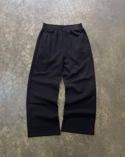 V2 UNIFORM SWEATPANTS