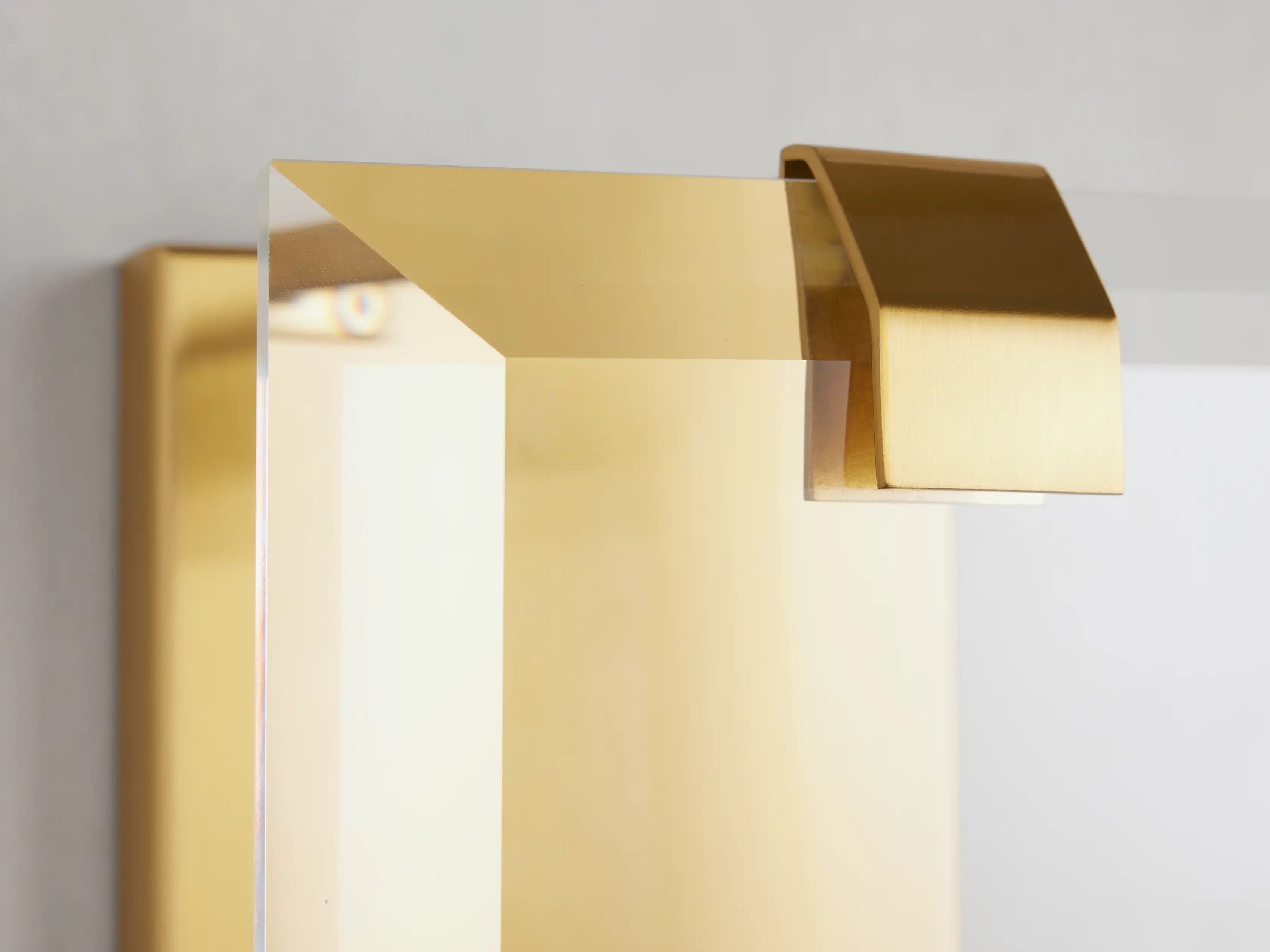Modern Amaya Sconce-Fullstarlighting