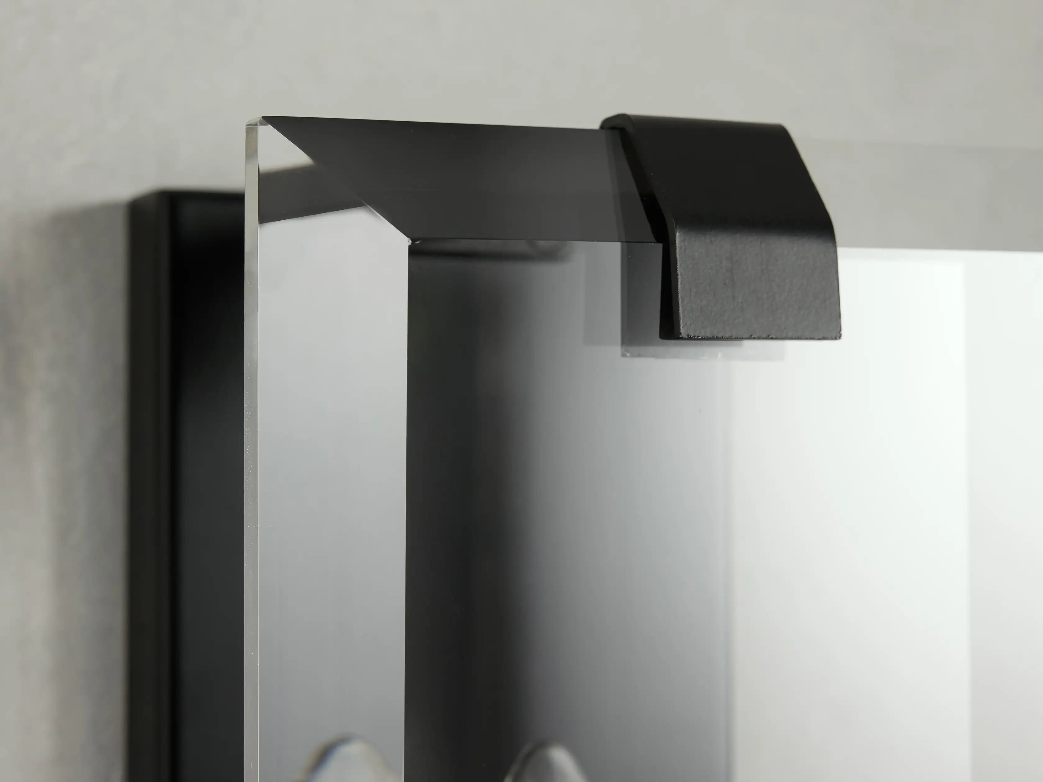 Modern Amaya Sconce-Fullstarlighting
