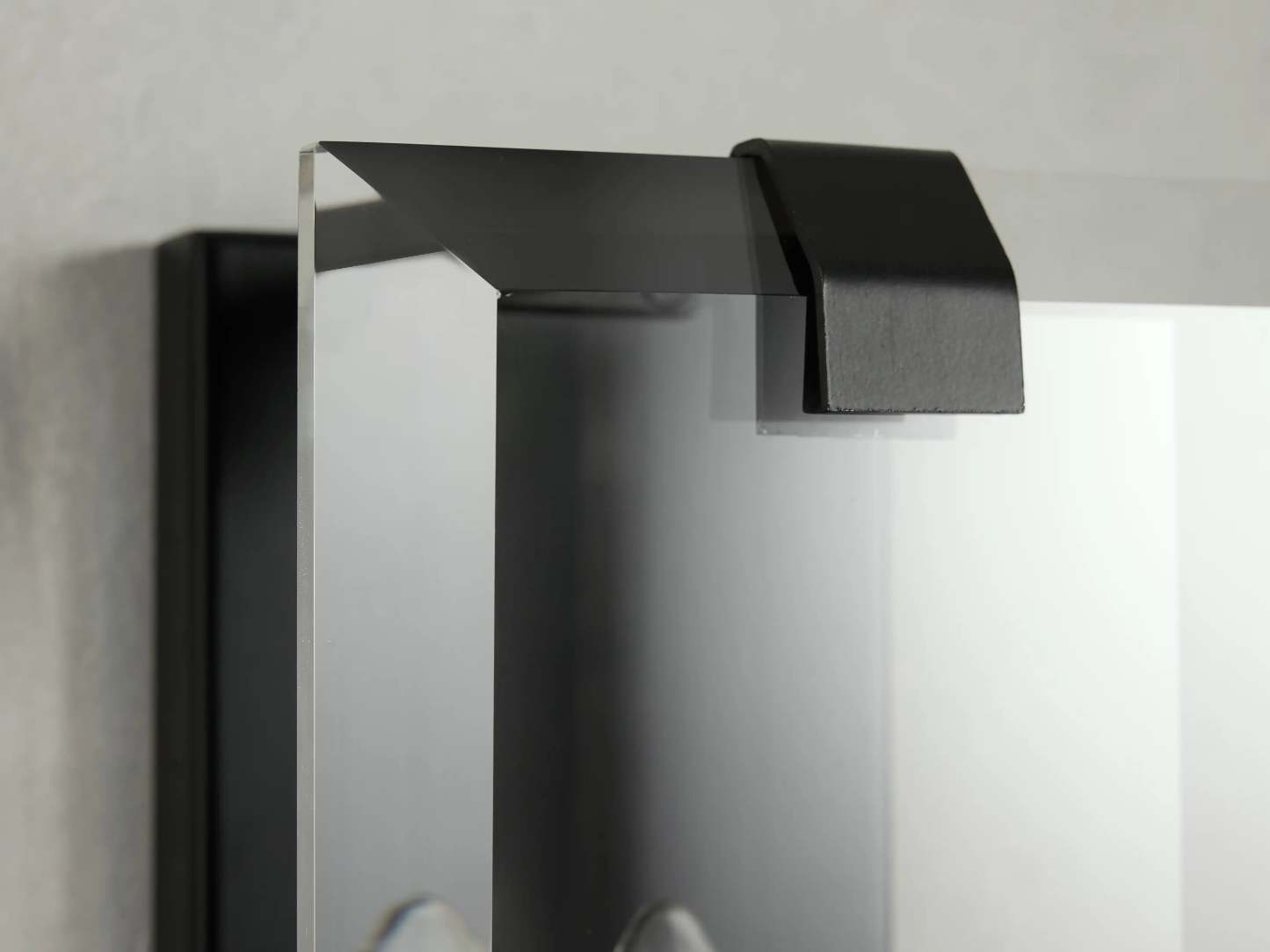 Modern Amaya Sconce-Fullstarlighting