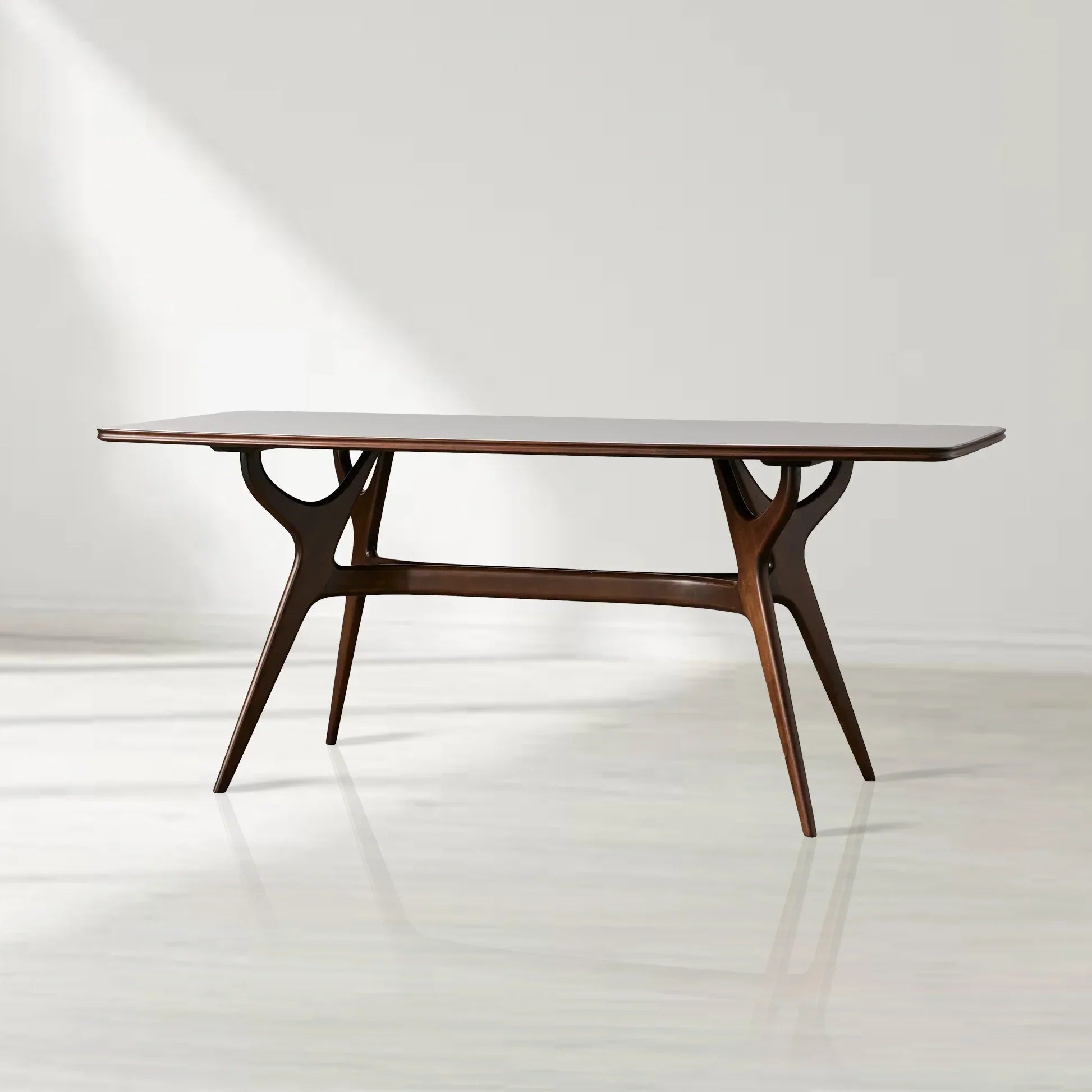 Ambra Dining Table