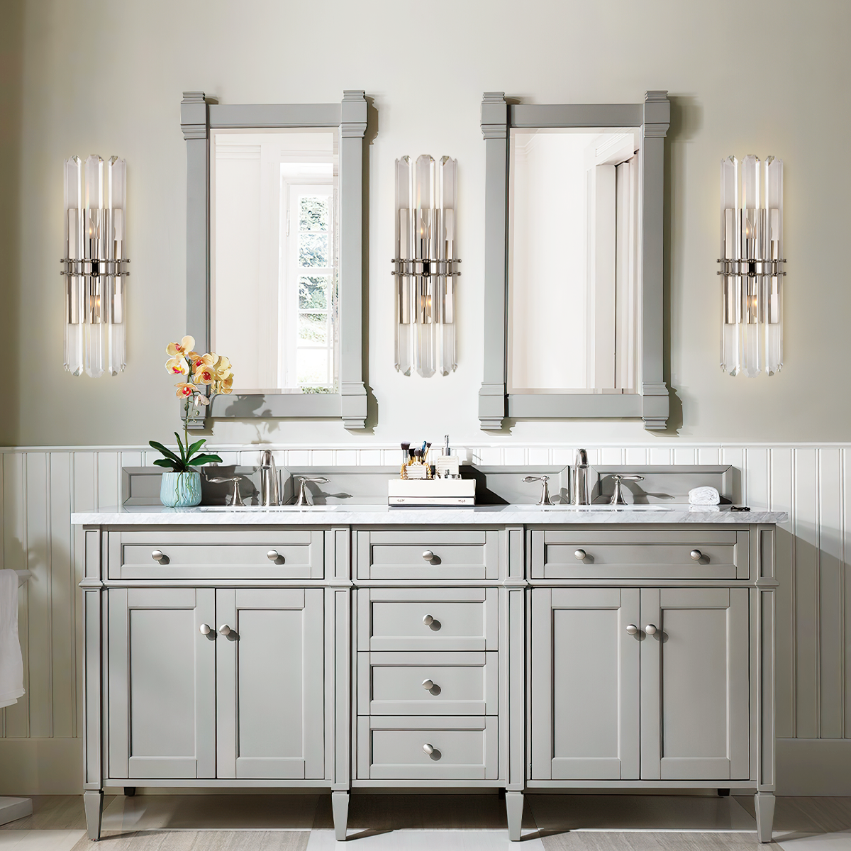 Brous Tall Sconce-Fullstarlighting