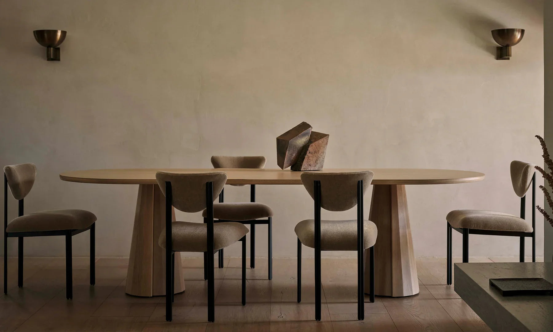 Brank Oval Dining Table-Fullstarlighting