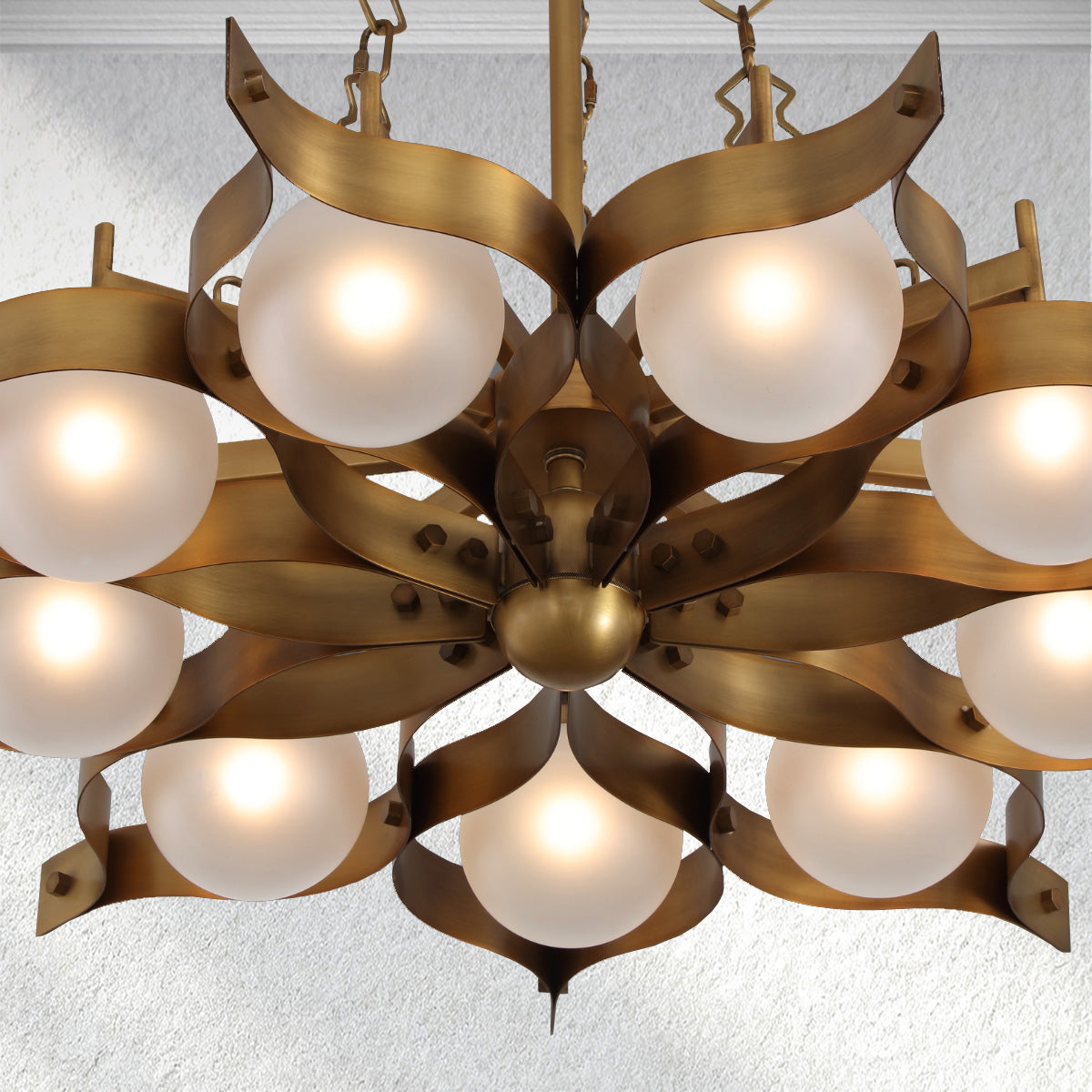 Decolume Sculptural Brass Chandelier-Fullstarlighting