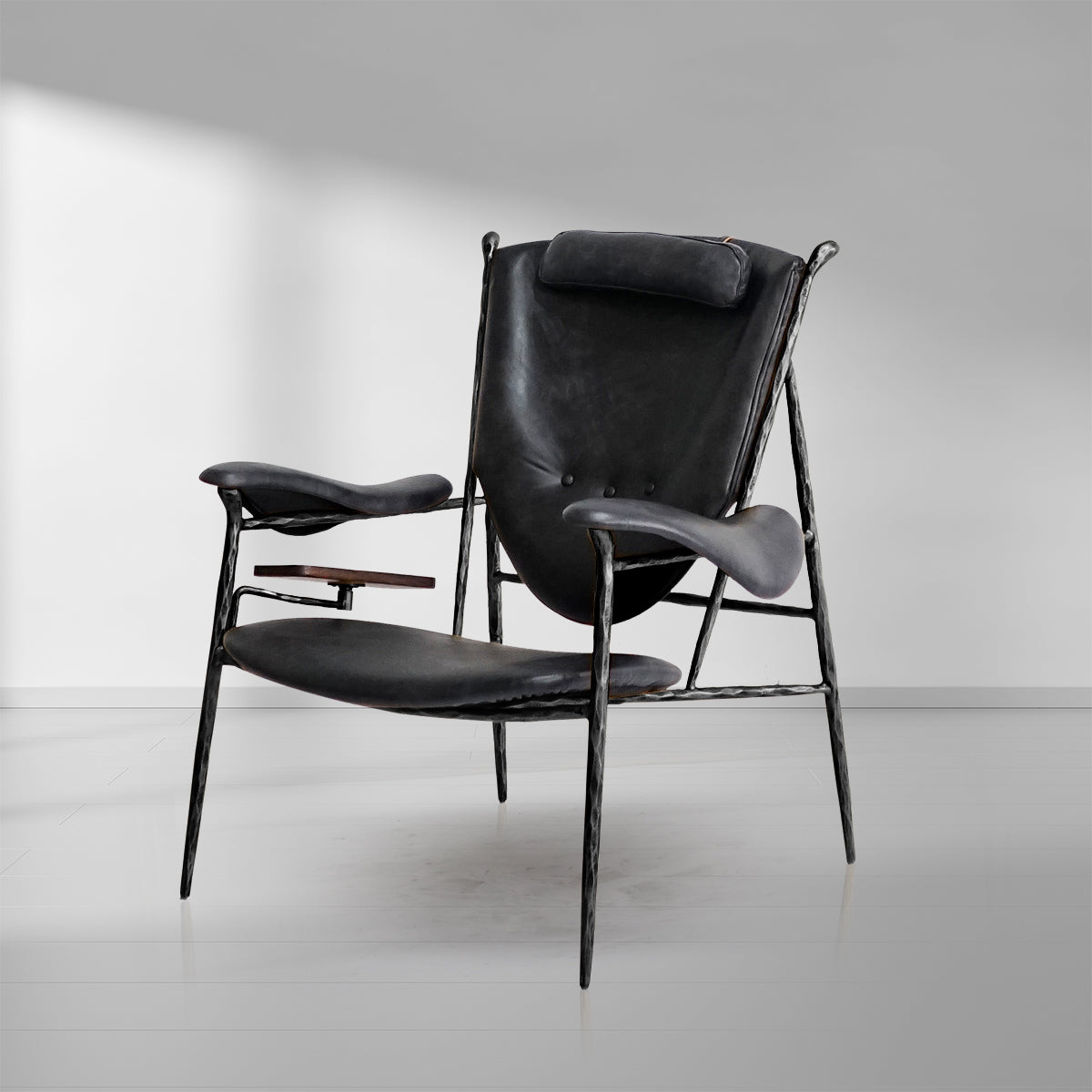 Thaddeus Enamel Wooden Plate Leather Armchair-Fullstarlighting