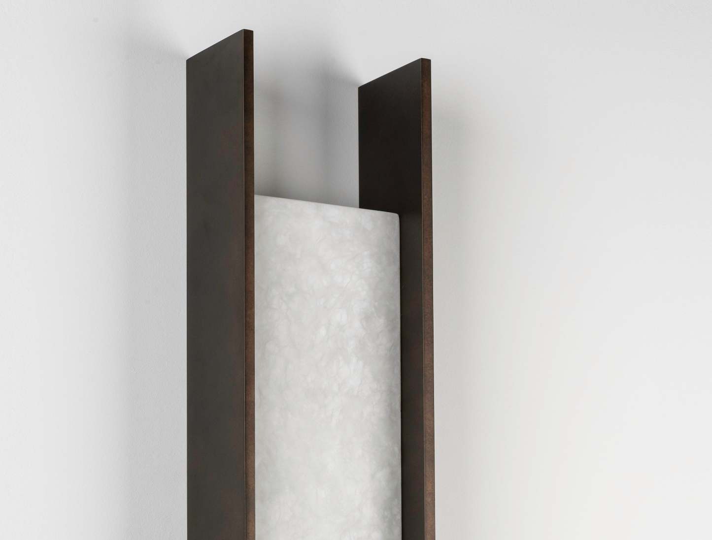IDA Modern Natural Alabaster Linear Wall Sconce-Fullstarlighting