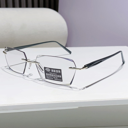 [Original Design] Smart Light-Sensitive Color-Changing Reading Glasses