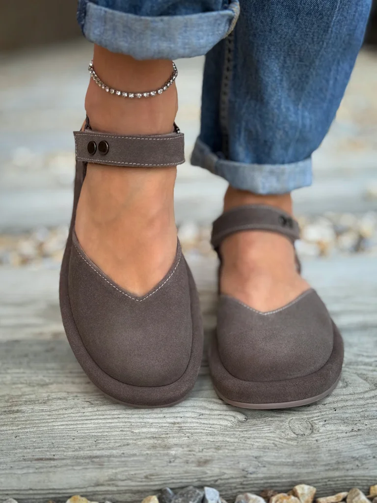 Coffee Brown Buttoned Round Toe Shoes