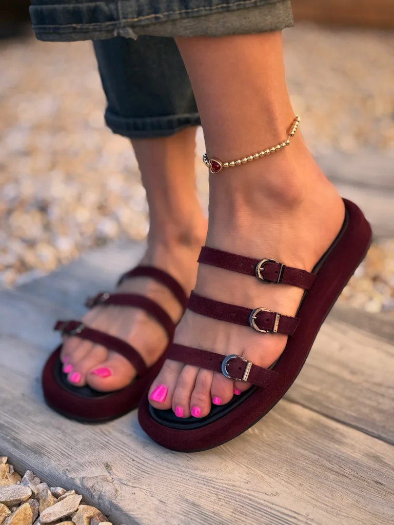 Red Velvet Rose Three Stripes Spaghetti Strap Casual Shoes