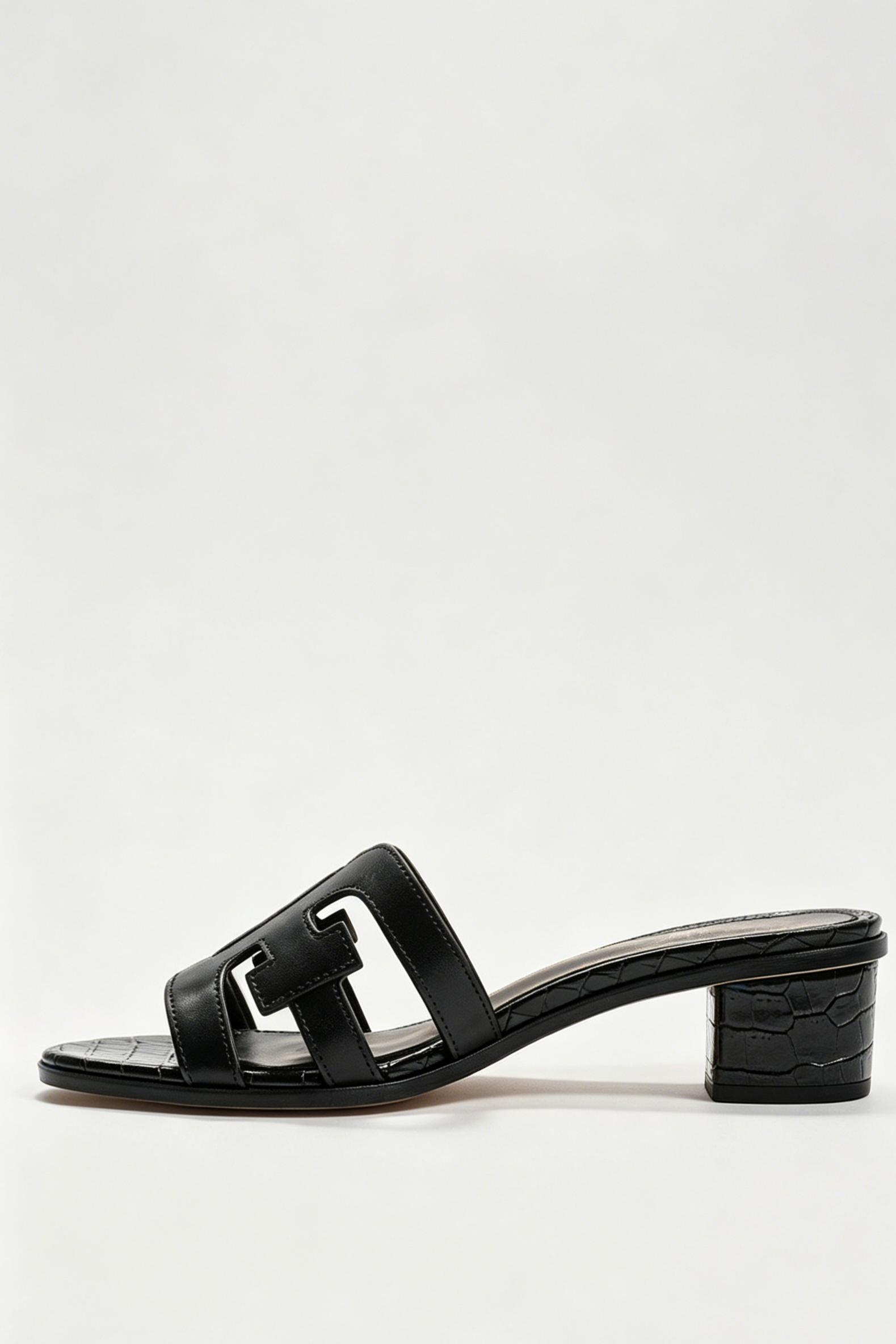 Stylish Round-Toe Beach Slides