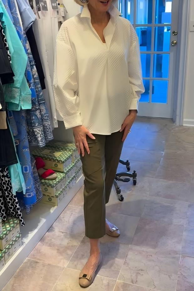 V-neck loose-fitting shirt with puff sleeves