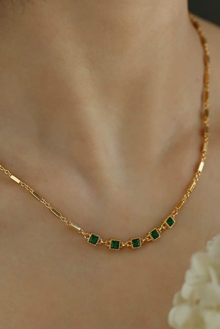 Emerald square diamond gold necklace