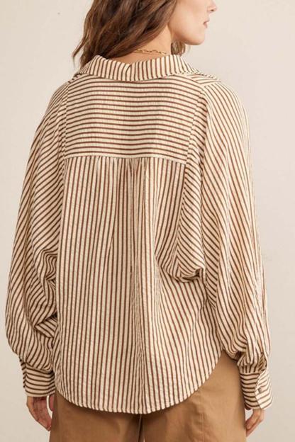 Loose-fitting long-sleeved shirt