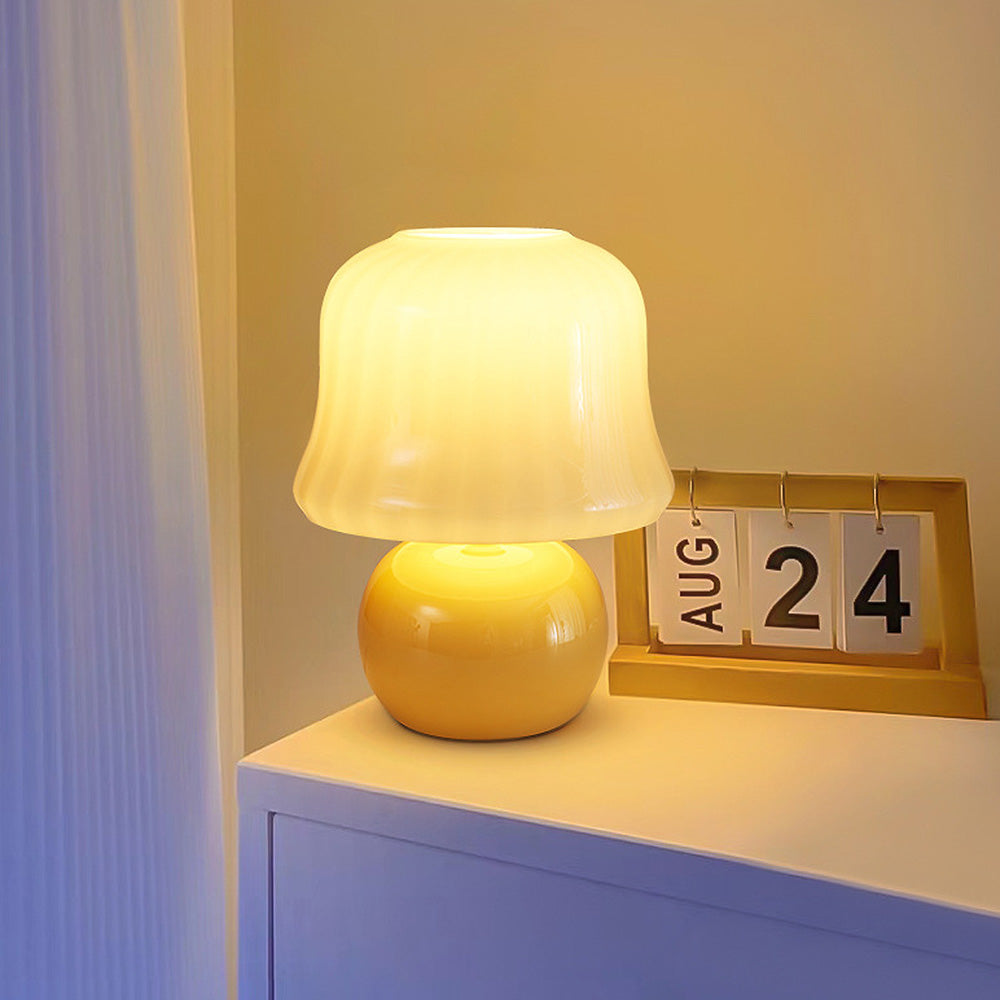 Simple Iron Bedroom Cute Mini Table Lamps