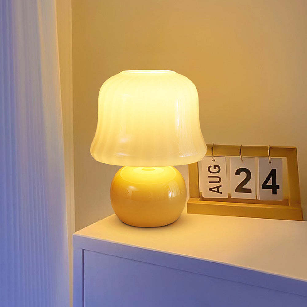 Simple Iron Bedroom Cute Mini Table Lamps