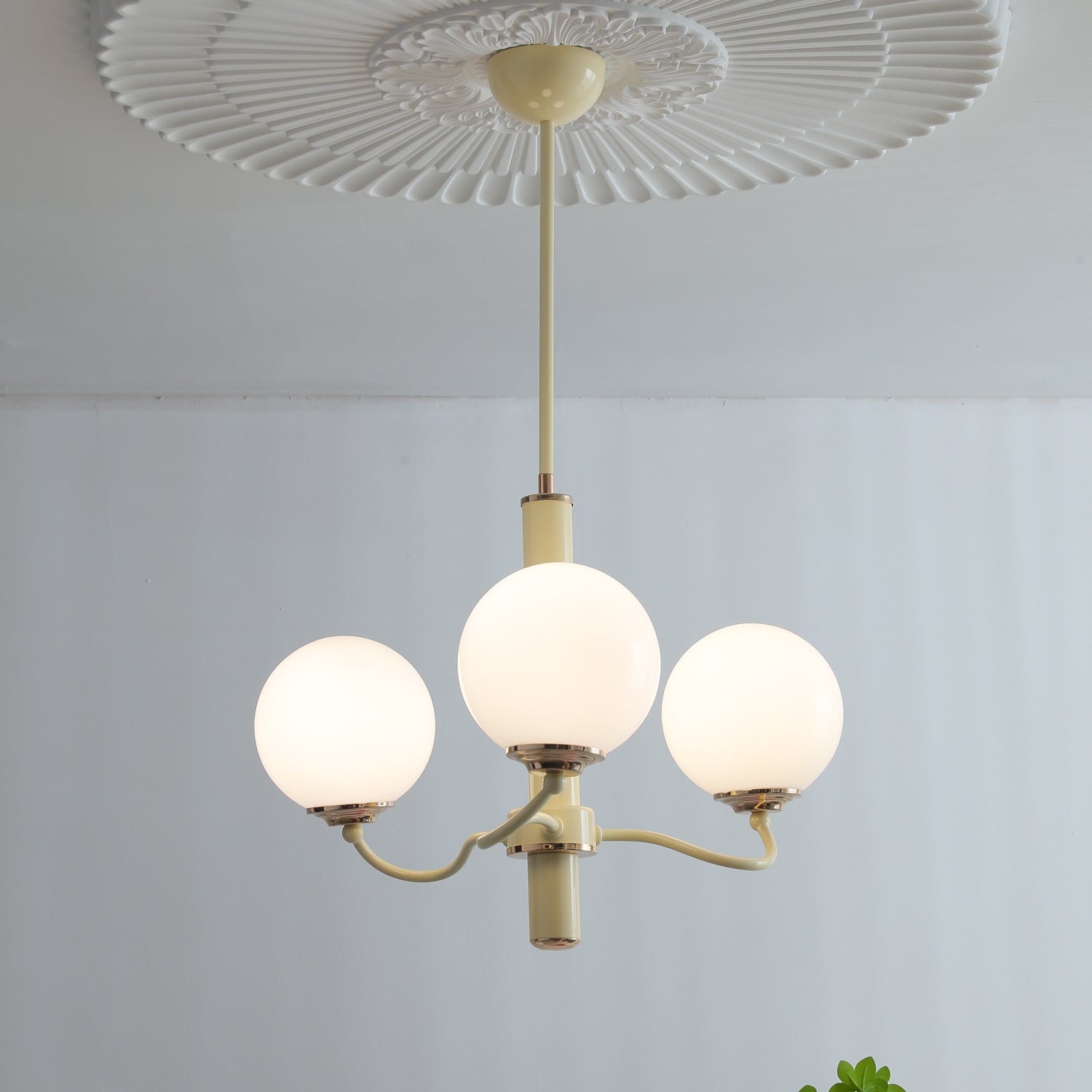 Retro White Bubble Globe Chandelier -Homdiy