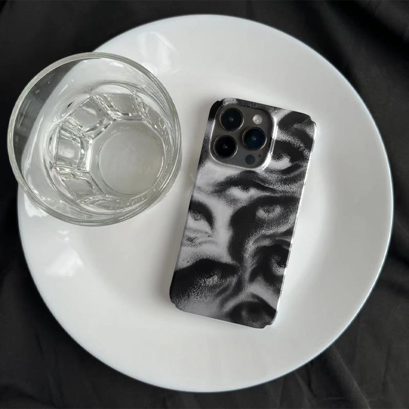 Deep-set eyes Phone Case For iPhone Black-SSY251539