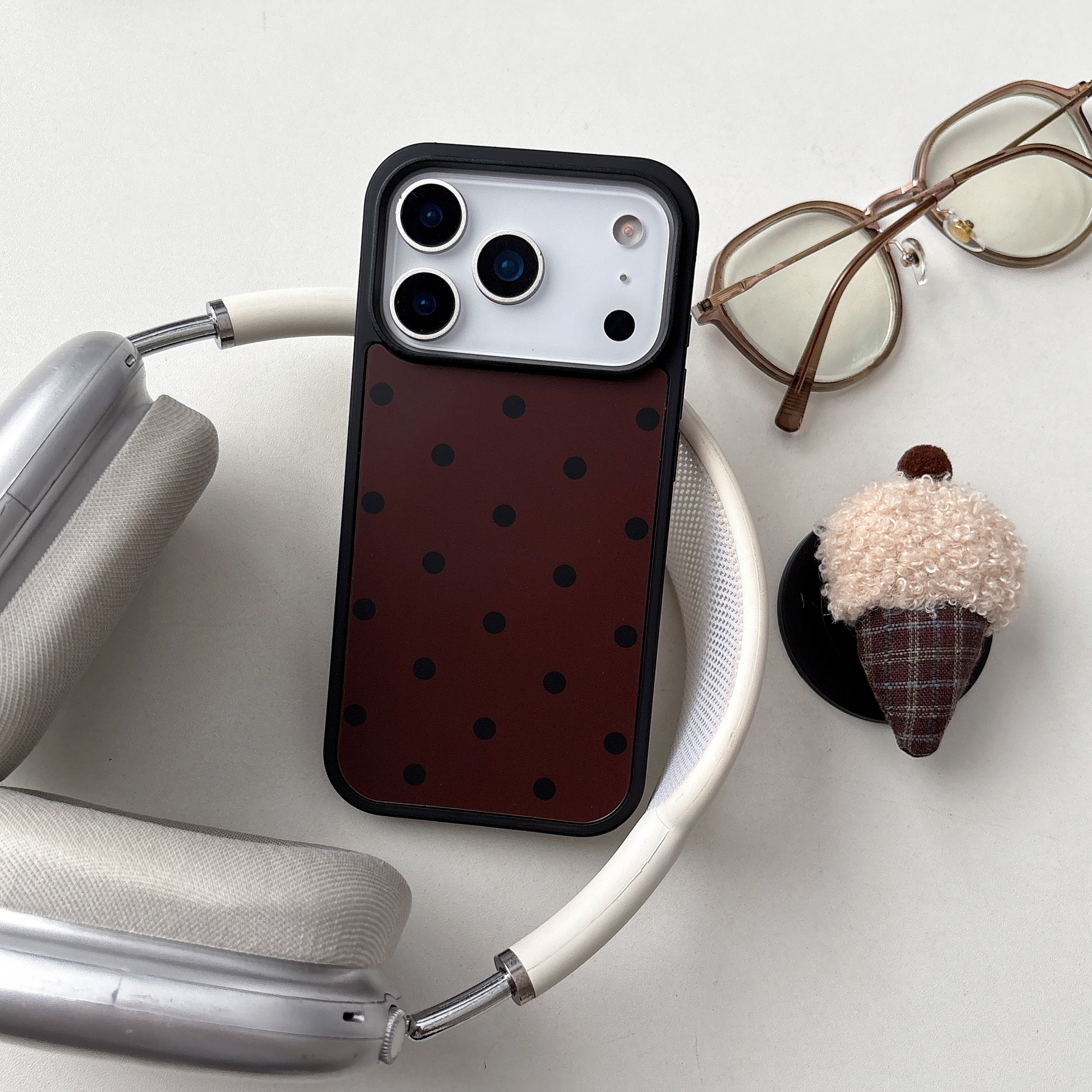 Brown Dotted MagSafe-Compatible Phone Case with Holder for iPhone 17/16/15/14/13 Series – CF2500014