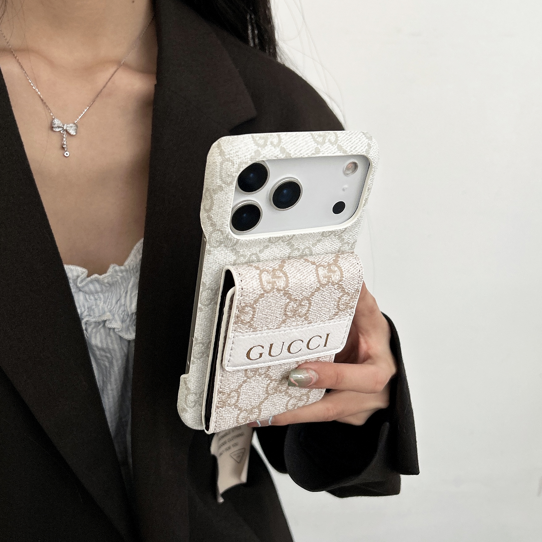Elegant  GG iPhone Case With Card Holder For iPhone 17 Series-GEGG159
