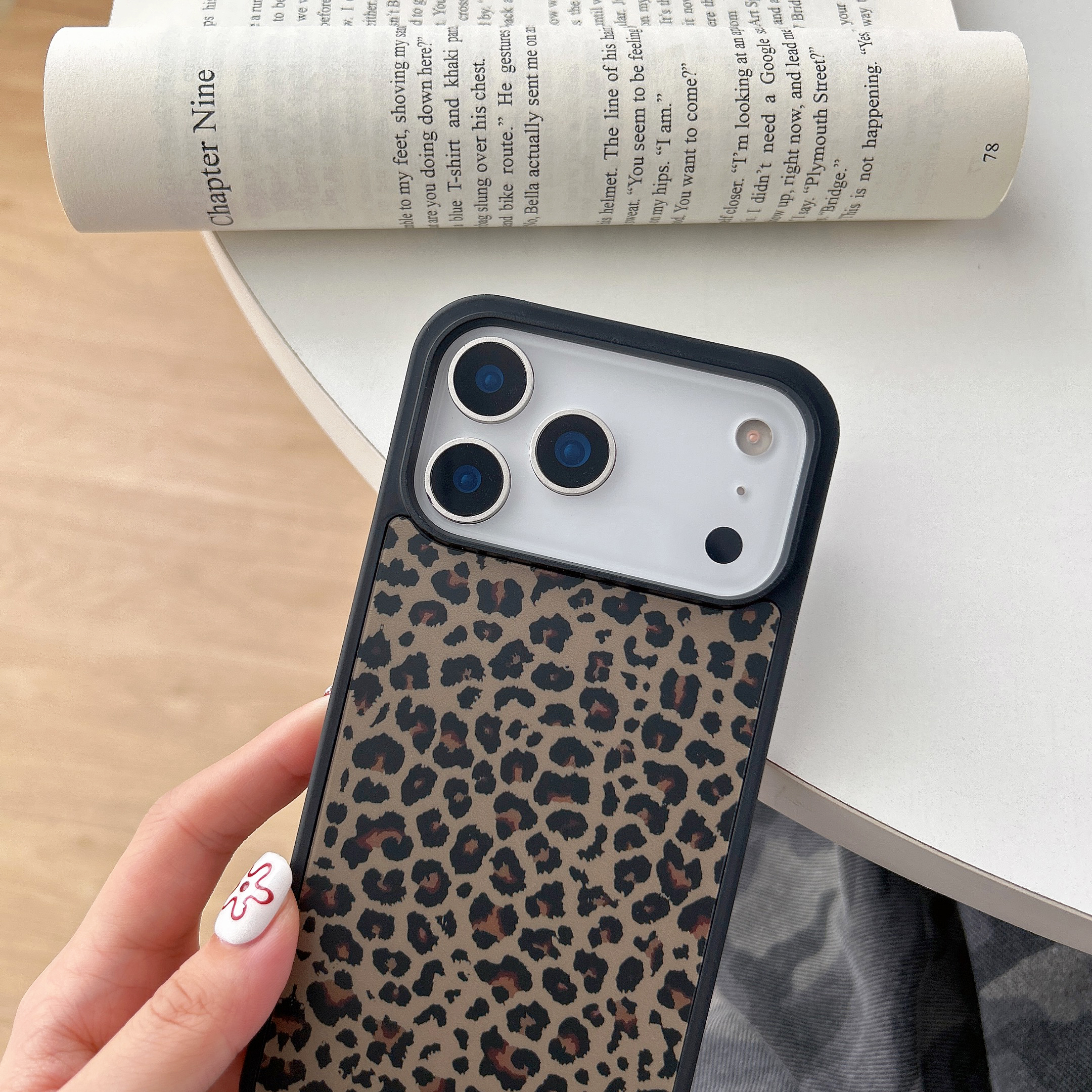 Leopard Print MagSafe-Compatible Phone Case with Holder for iPhone 17/16/15/14/13 Series – CF2500010