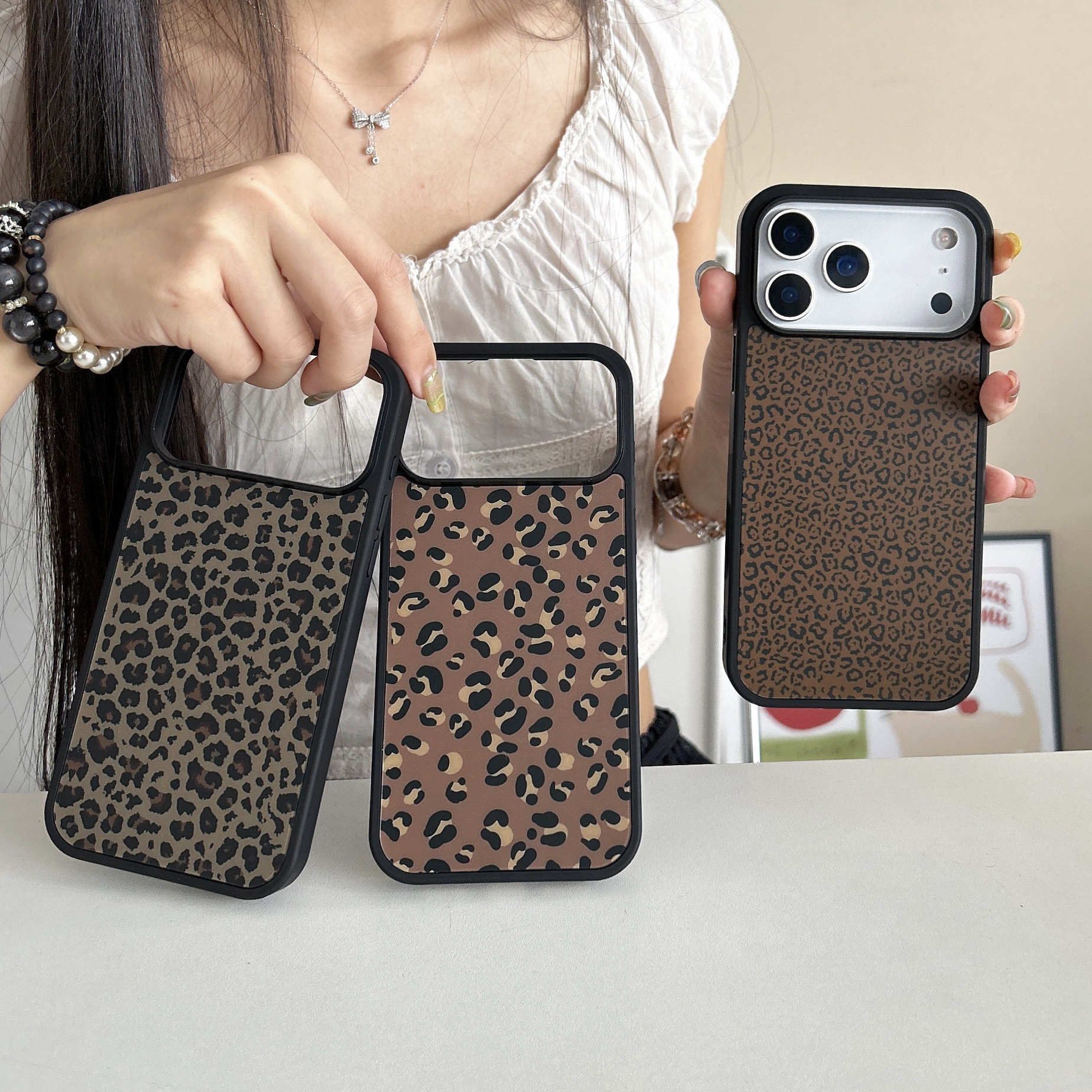 Leopard Print MagSafe-Compatible Phone Case with Holder for iPhone 17/16/15/14/13 Series – CF2500010