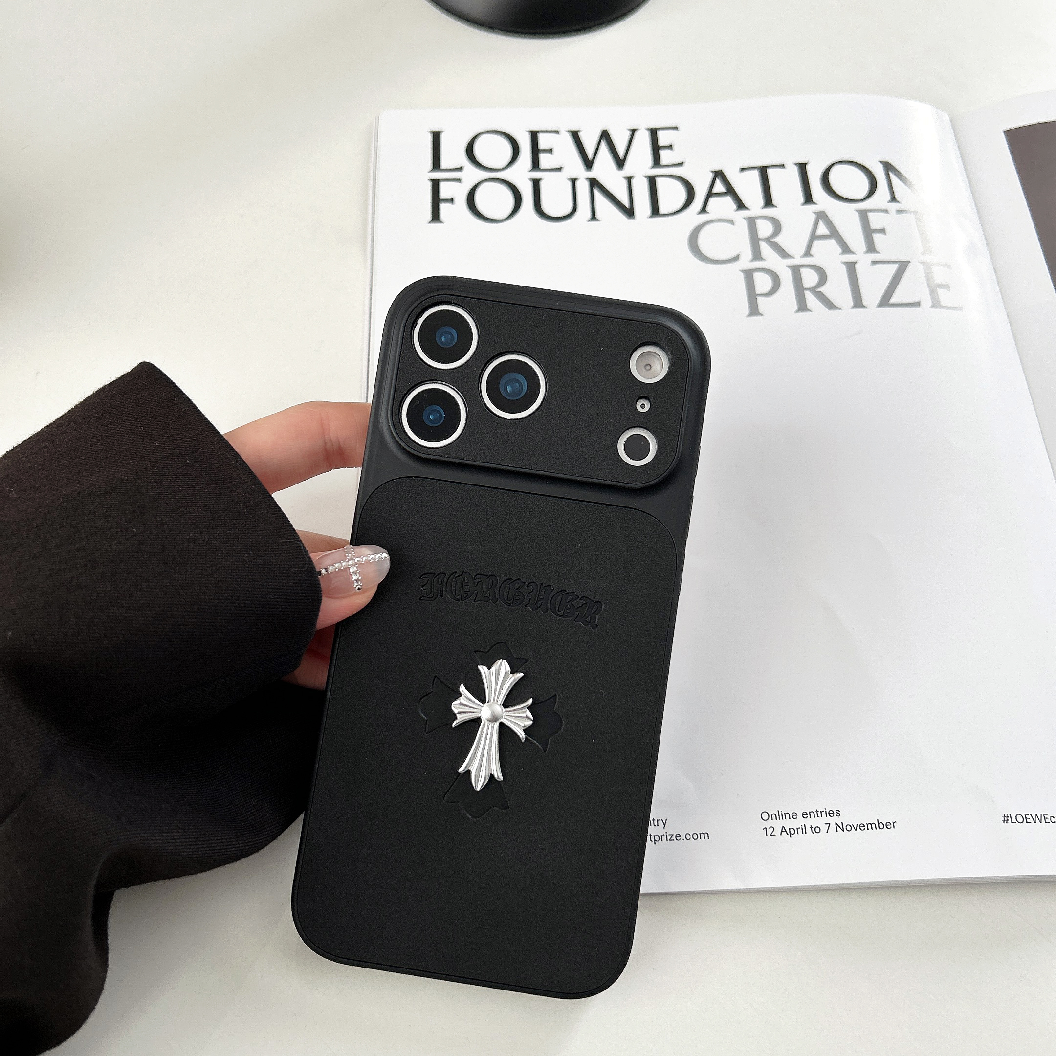 Stylish CHS iPhone Case Black For iPhone 17/16/15/14-VECHS014