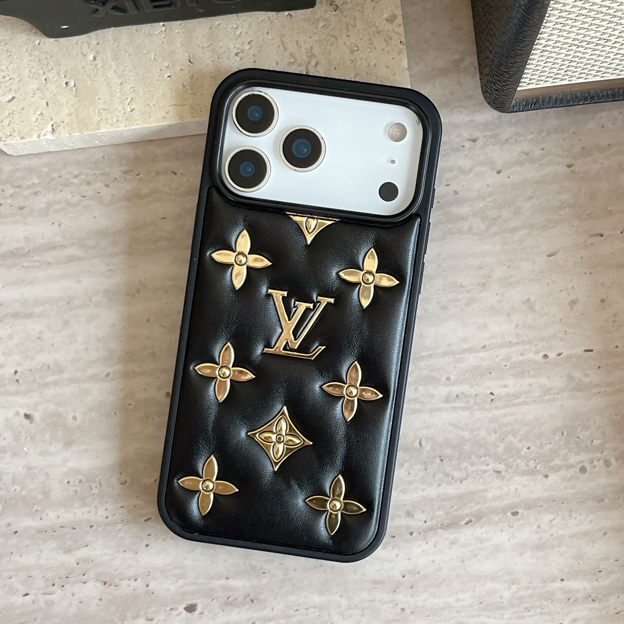 Stylish Monogram iPhone case gold  – GFLV0037