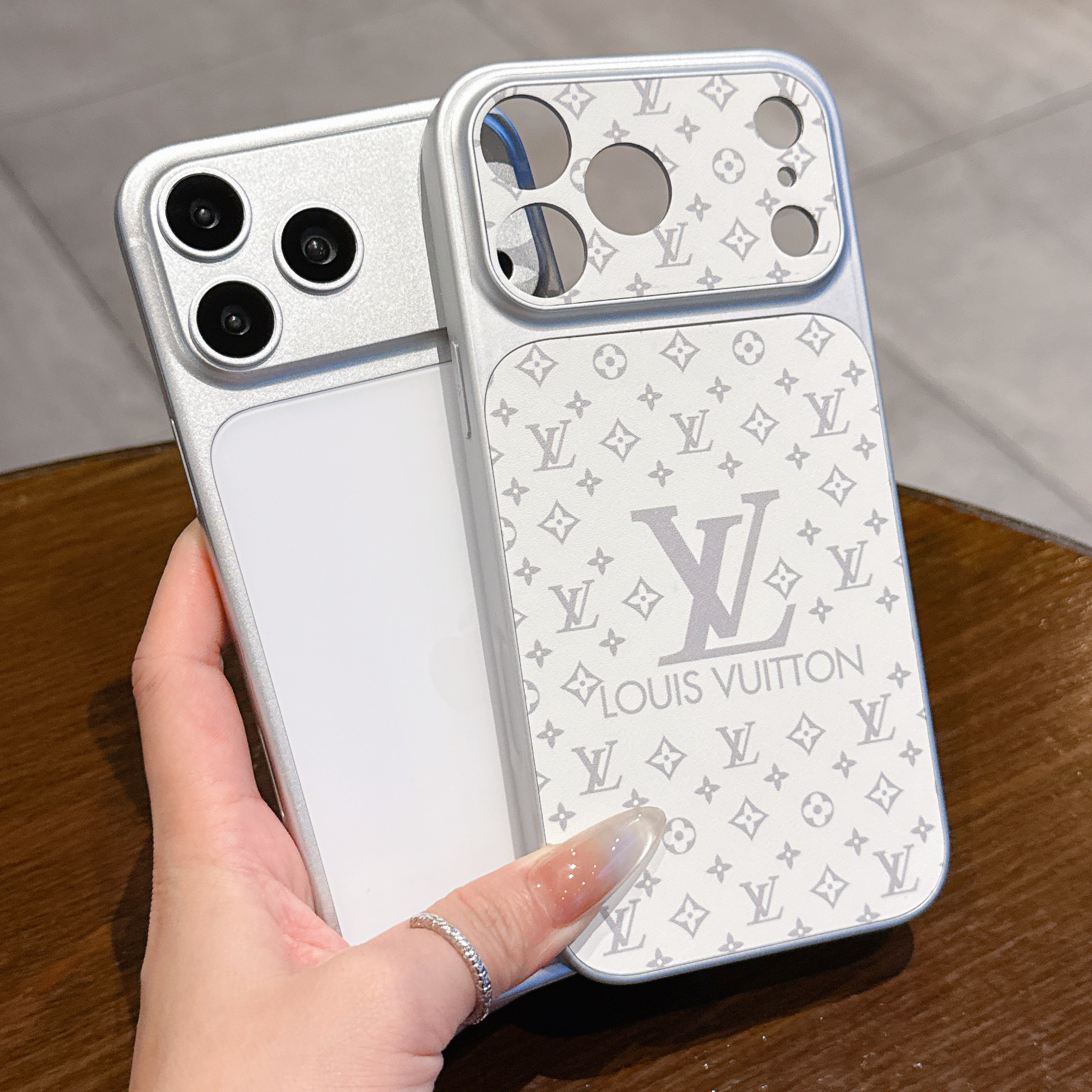 Luxury Monogram iPhone case White– GFLV002
