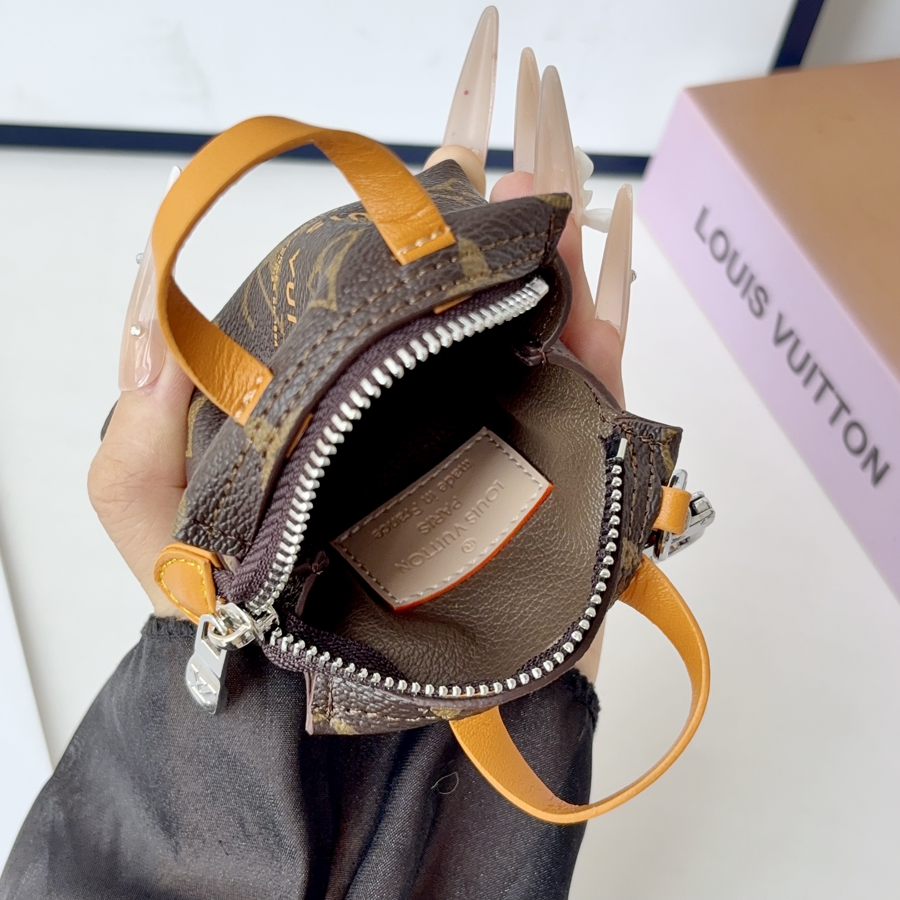 Premium Monogram AirPods Cases Big Printing -GELV236