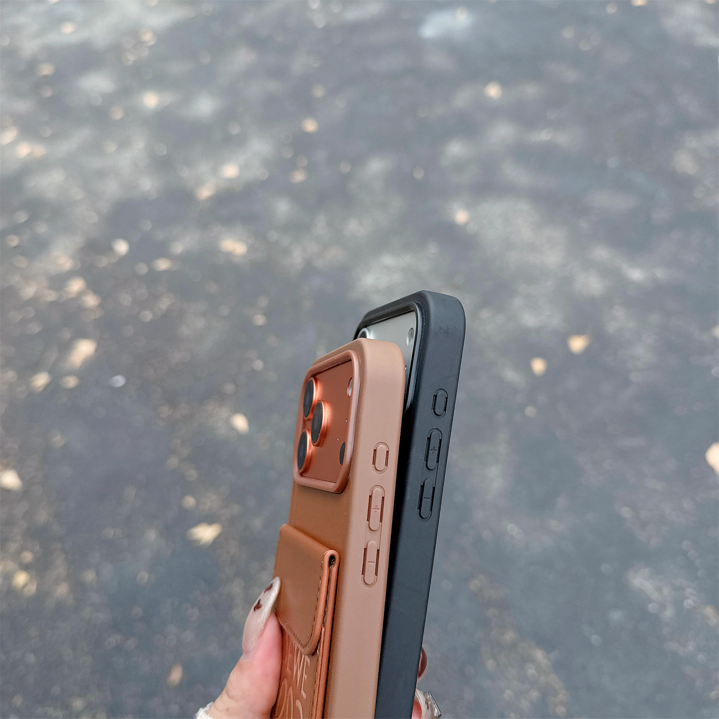 Premium LE iPhone case with Crossbody Lanyard brown  – GFLE0050