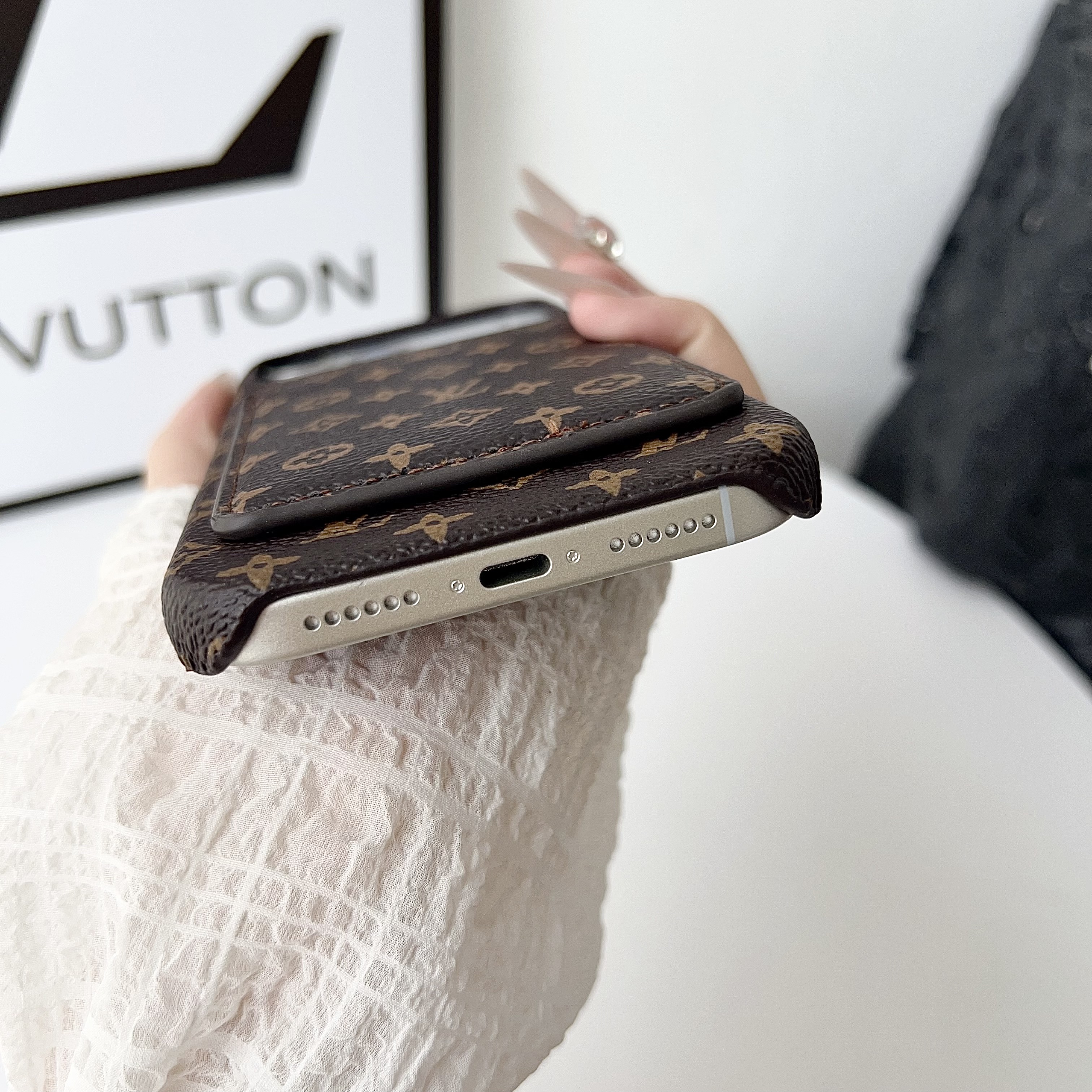 High-quality Monogram iPhone Case With Card Holder For iPhone 17 Series-GELV156