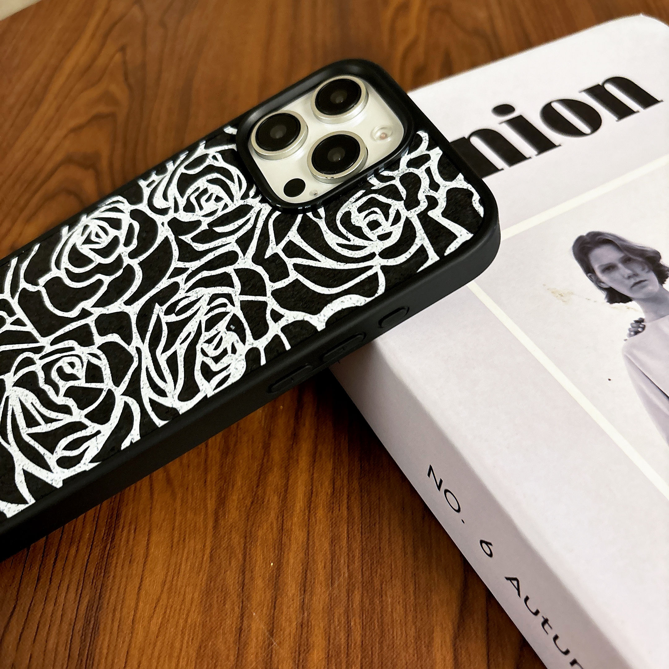 Magnetic Rose Print Phone Case For iPhone Black (Compatible with Magsafe）-MGH241207