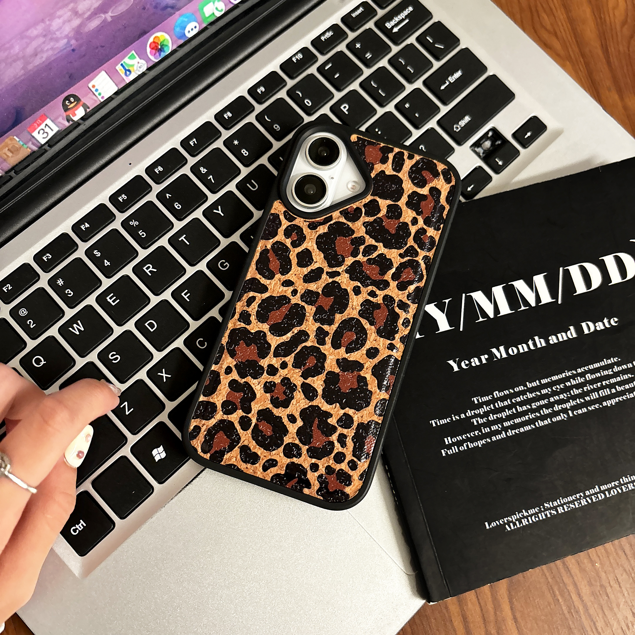 Wooden Magnetic Leopard Print Phone Case For iPhone (Compatible with Magsafe）-BWK241839