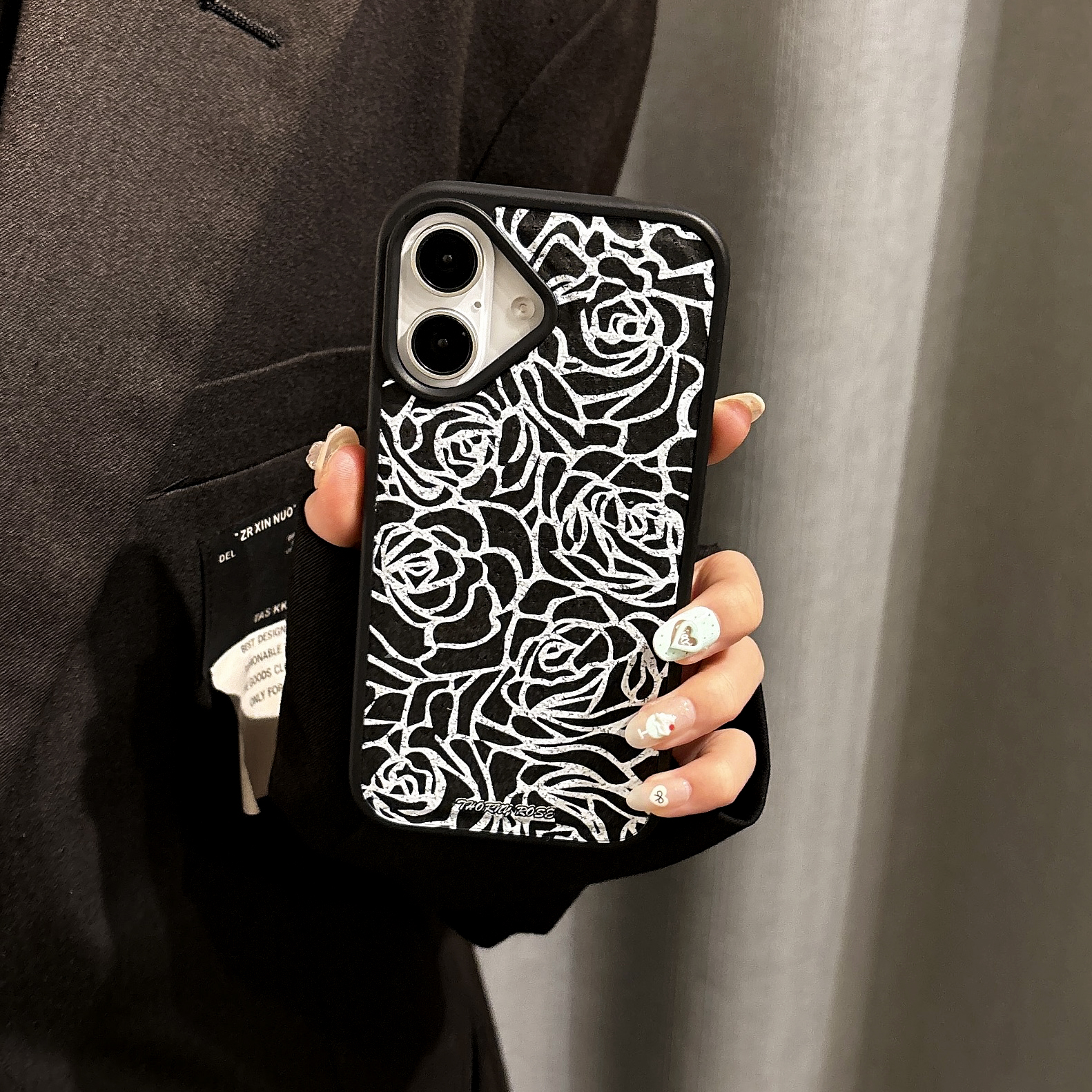 Magnetic Rose Print Phone Case For iPhone Black (Compatible with Magsafe）-MGH241207