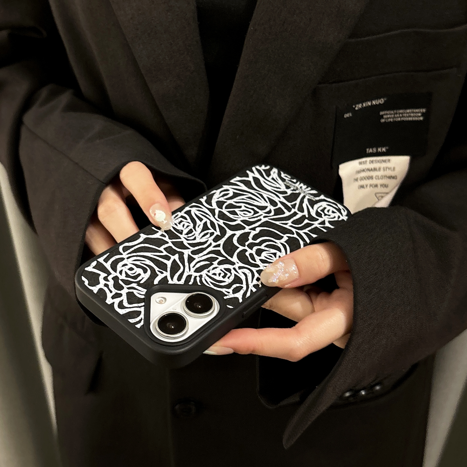 Magnetic Rose Print Phone Case For iPhone Black (Compatible with Magsafe）-MGH241207