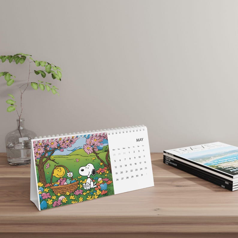 2025 Snoopy & Woodstock Desk Calendar