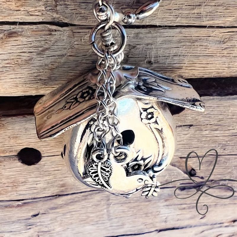 🐦Birdhouse Silver Necklace - The 1951 "Magnolia" Silverware Birdhouse✨🎉