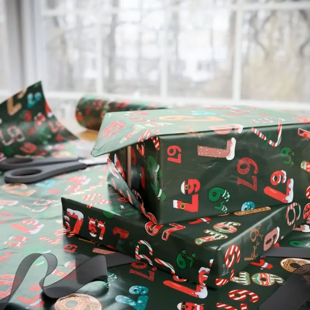 Christmas Gift Wrap – Wrap Your Presents in Viral Holiday Fun