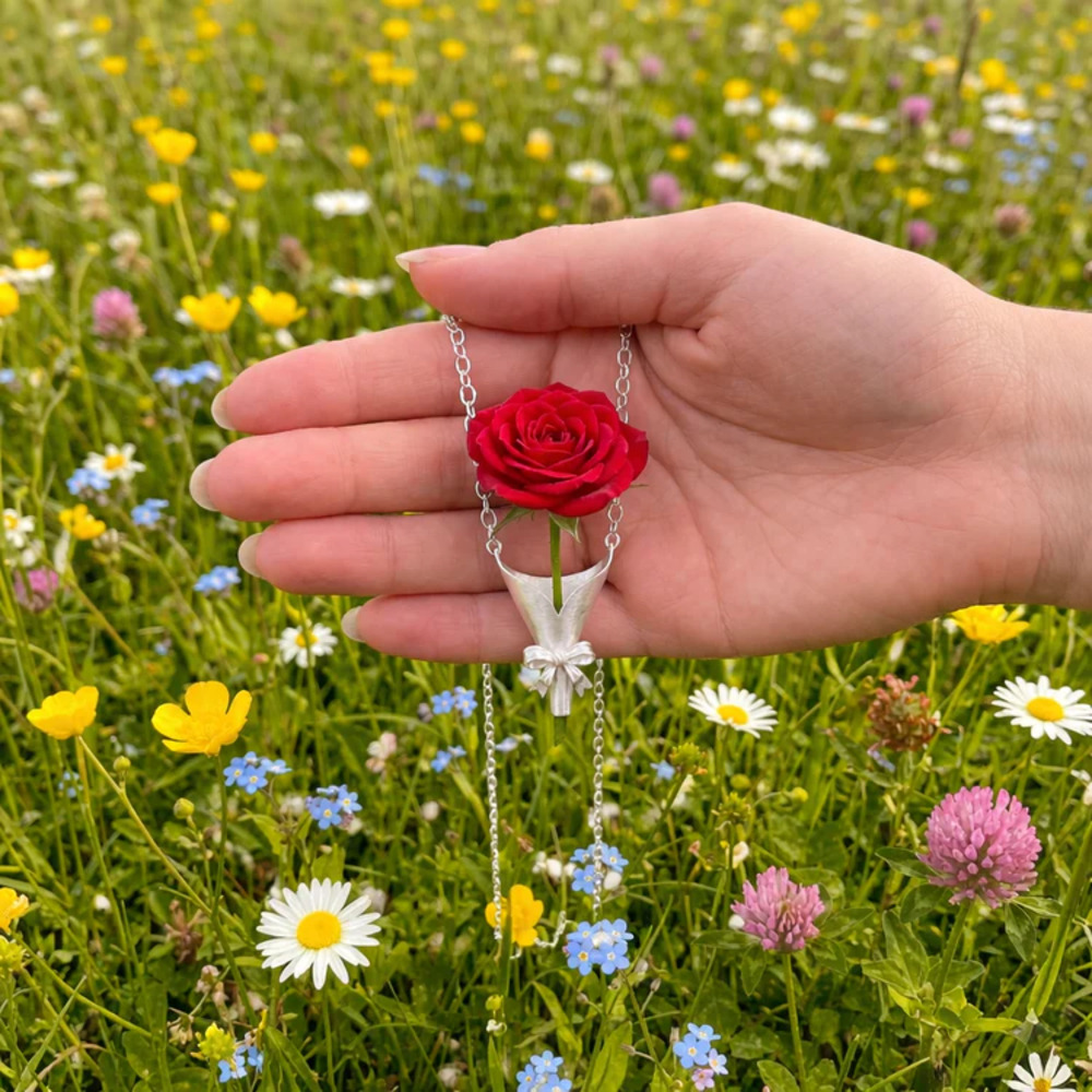 Real Flower Keepsake Necklace – DIY Floral Bouquet