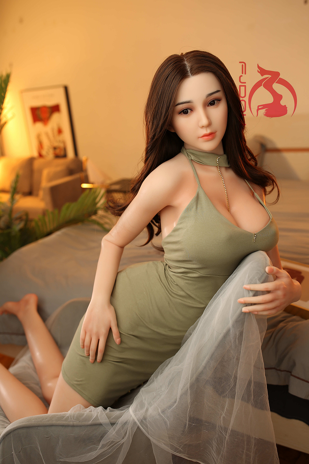 169cm D-Cup Silicone Doll Avendra – Mature Curves, Full Bust, Realistic Touch