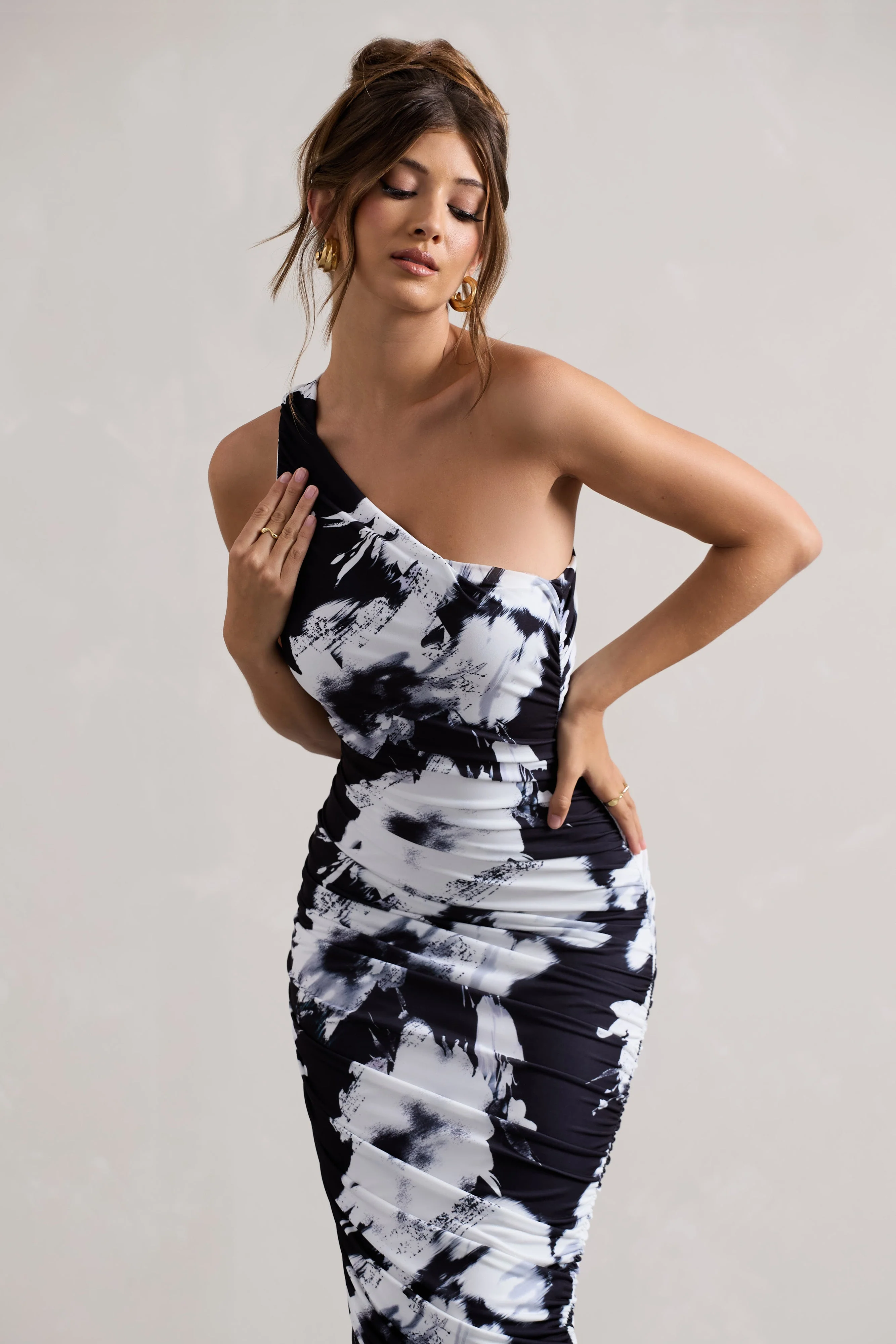 Monochrome Floral Print One Shoulder Asymmetric Ruched Midi Dress