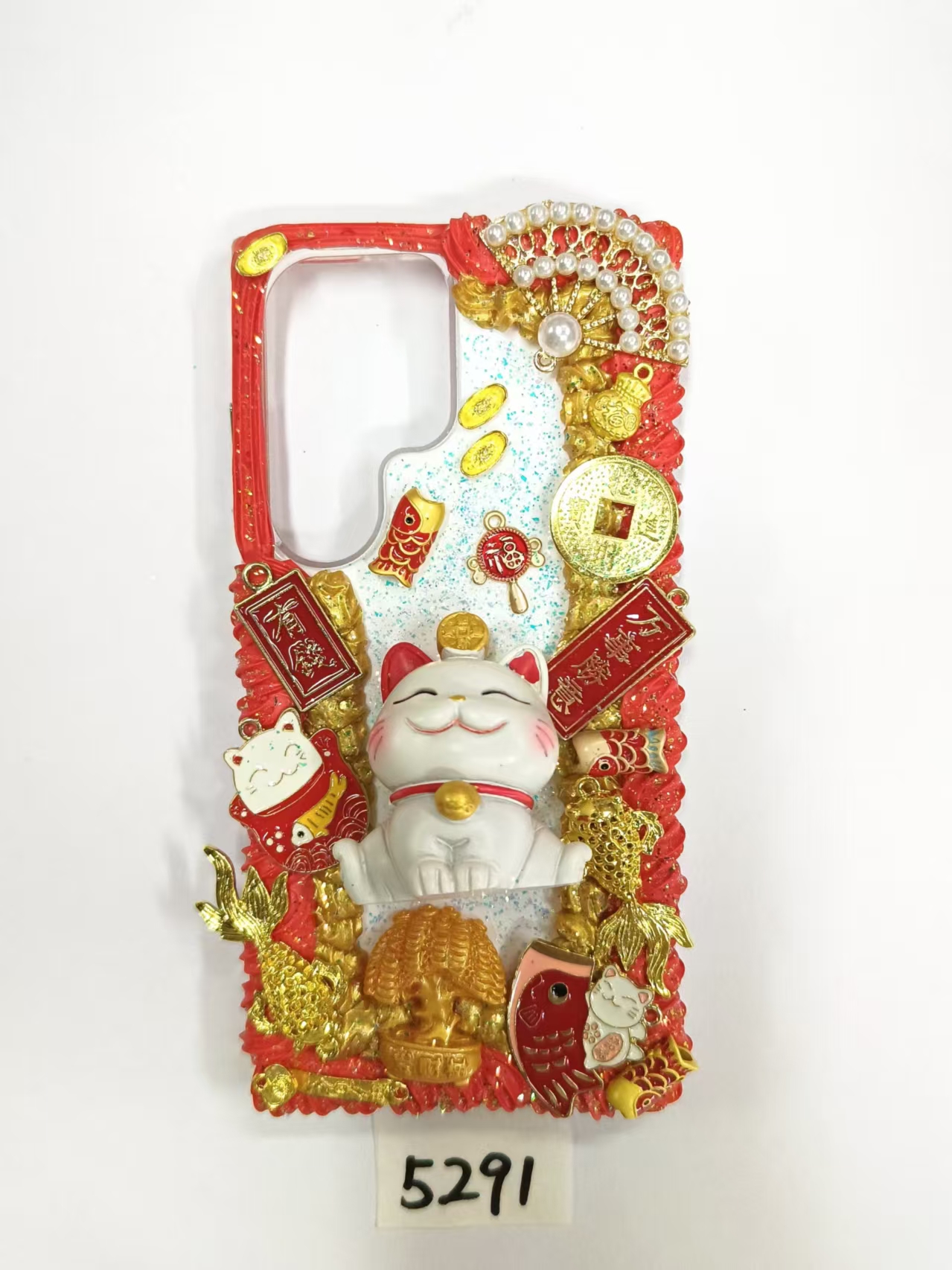 Lucky Cat style, Chinese style, implying the arrival of wealth. Red cream glue is used—red in China symbolizes happiness, good luck and liveliness, and usually conveys blessings.