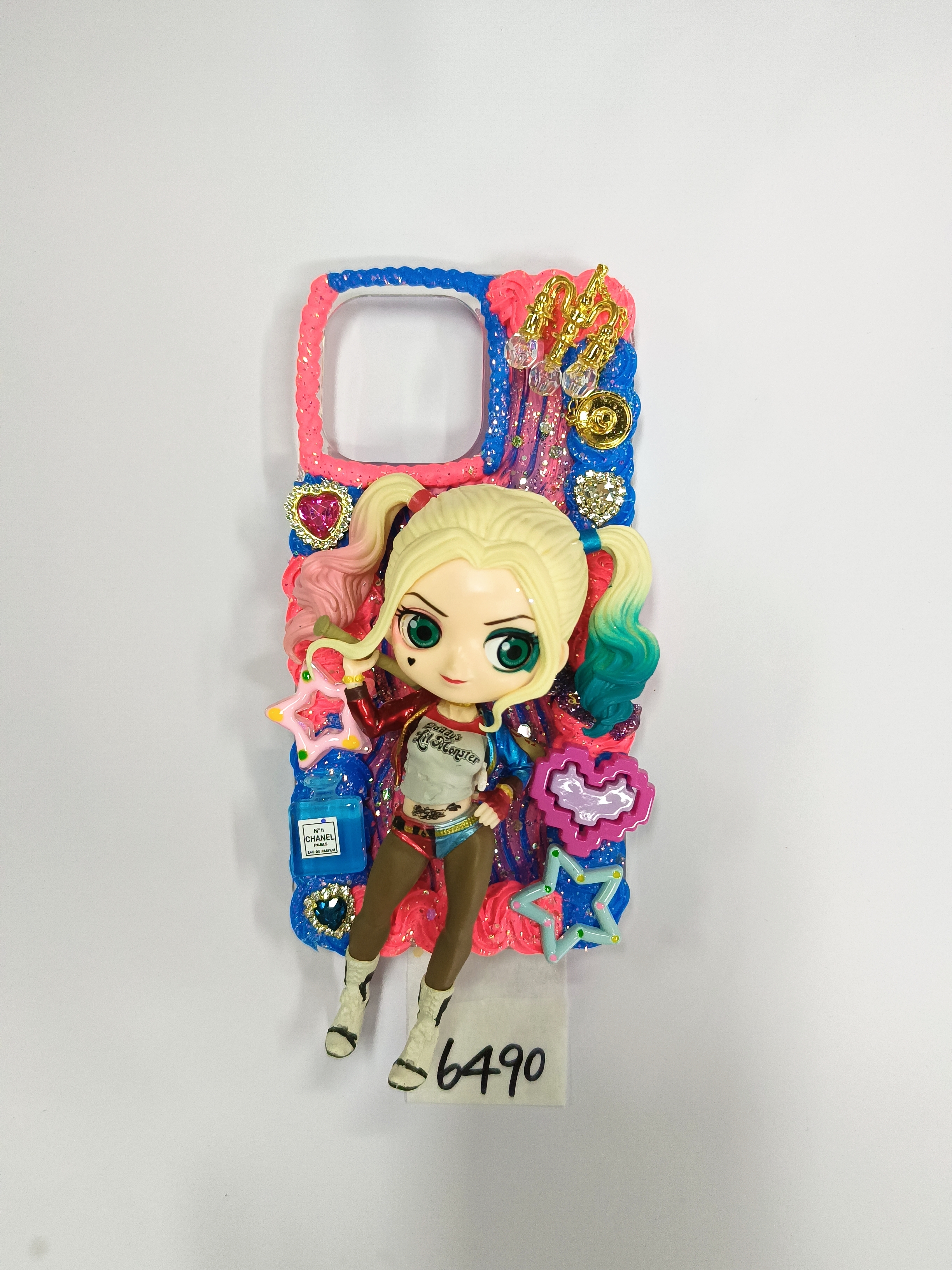 Harley Quinn mobile phone case style, Joker female mobile phone case, cream glue handmade mobile phone case, art gift, commemorative gift, collection gift.