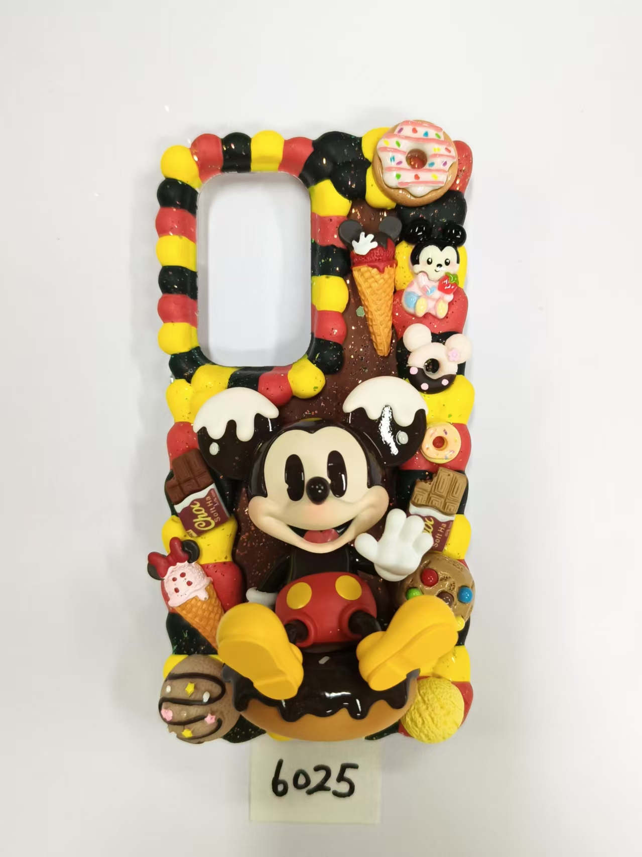 Mickey Mouse  style, Mickey Mouse cream glue mobile phone case, Mickey DIY mobile phone case, art gift, commemorative gift.