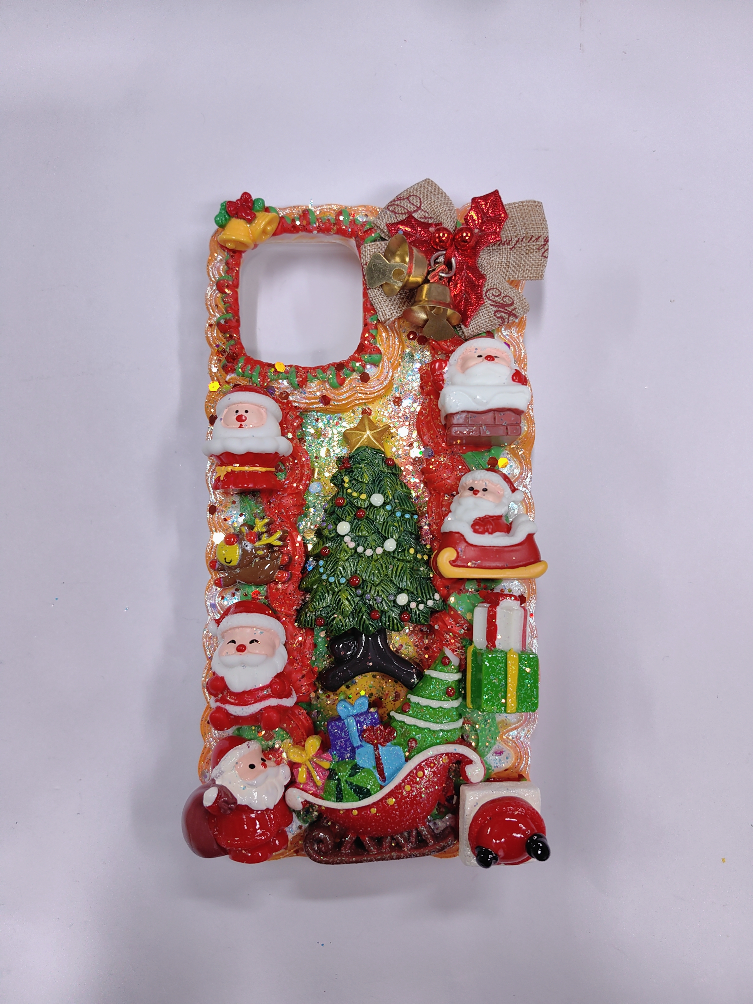 Christmas style, lovely Santa Claus and a strong Christmas atmosphere, handmade mobile phone cases, souvenirs, gifts.