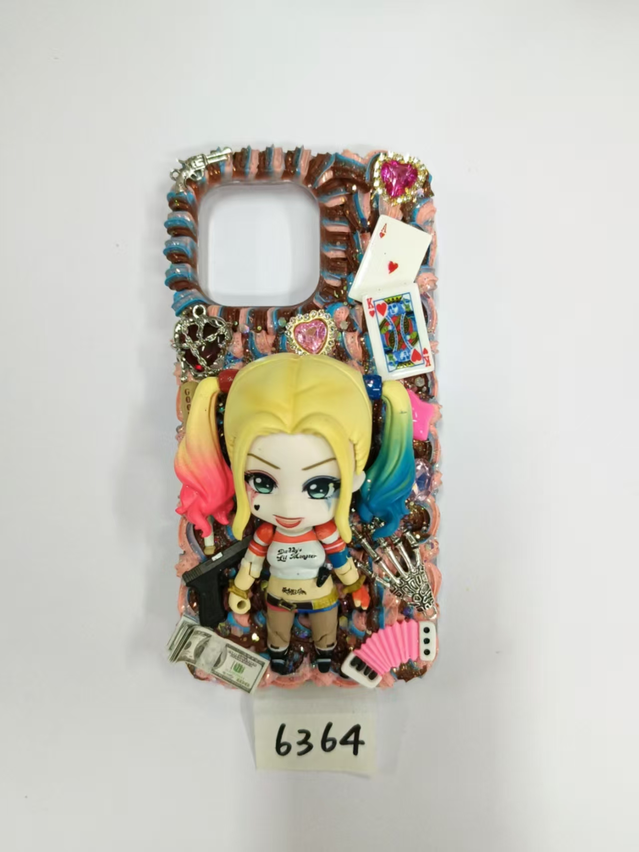 Harley Quinn mobile phone case style, Joker female mobile phone case, cream glue handmade mobile phone case, art gift, commemorative gift, collection gift.