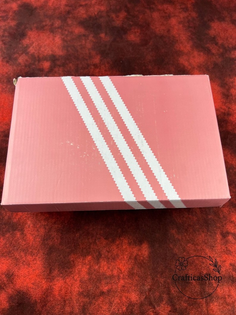 Samthtba Vintage Valentine Edition – Custom Red & Pink Heart Shoes – Romantic Streetwear Trainers