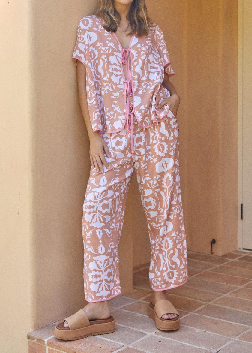 Abstract print lace-up suit